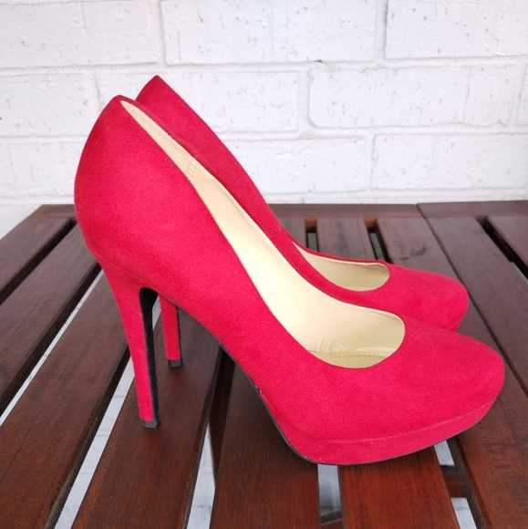 Beautiful Jinni-S Red Vegan Suede Pumps! Size 10M Excellent Condition! - Picture 2 of 5